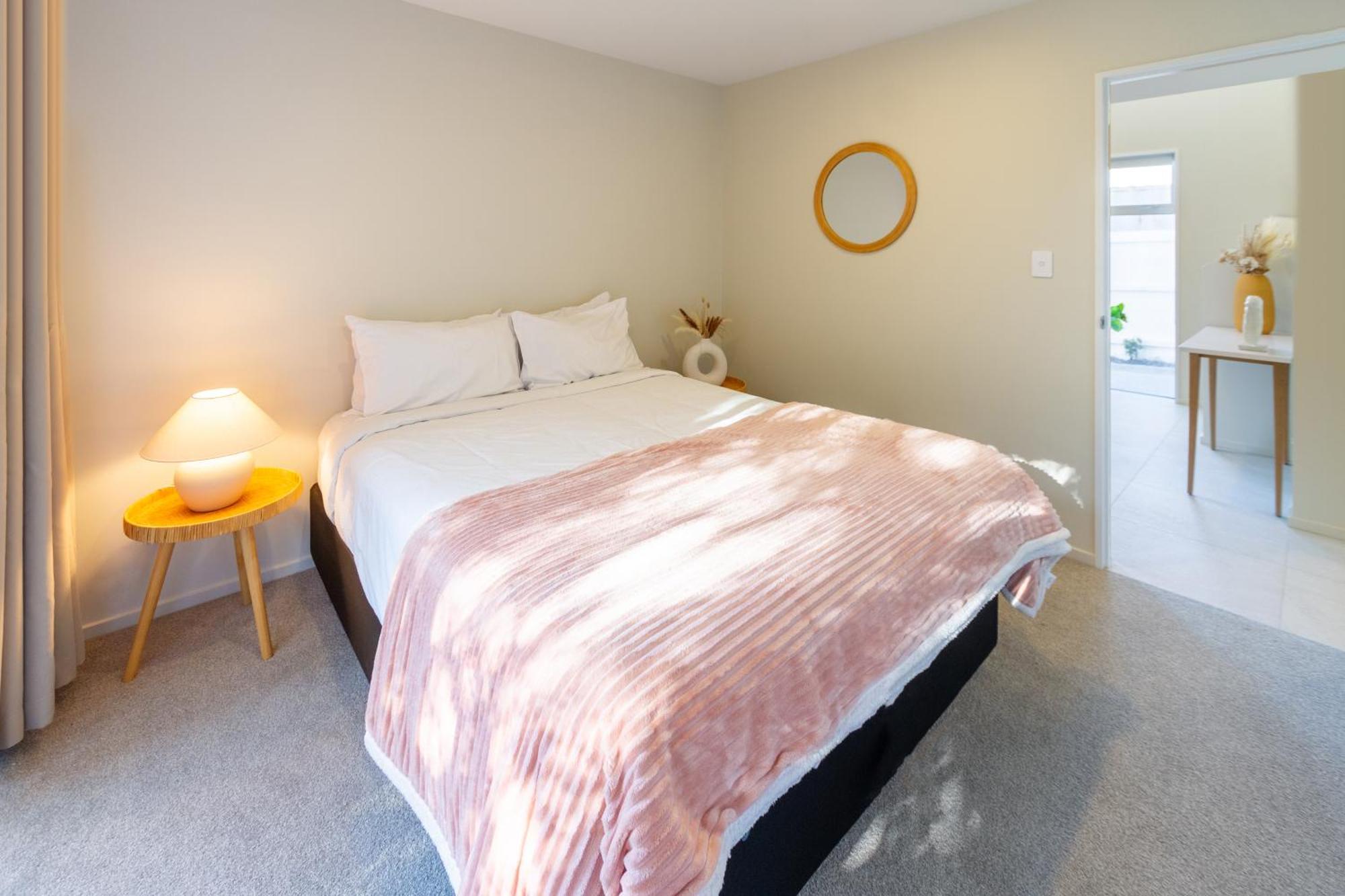 Luxury Beachside Living Elegant 3-Bedroom Haven Christchurch Exterior foto