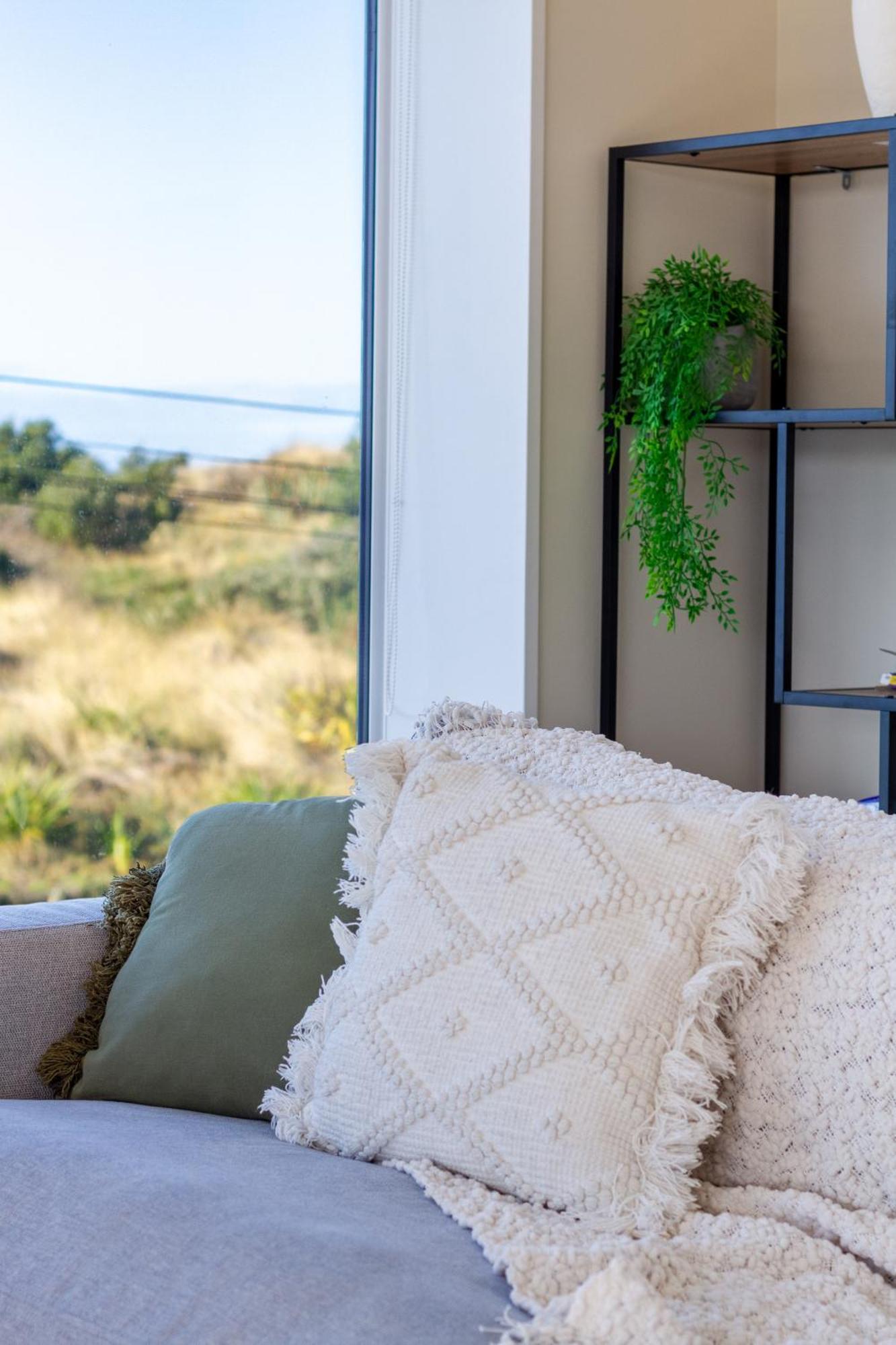 Luxury Beachside Living Elegant 3-Bedroom Haven Christchurch Exterior foto