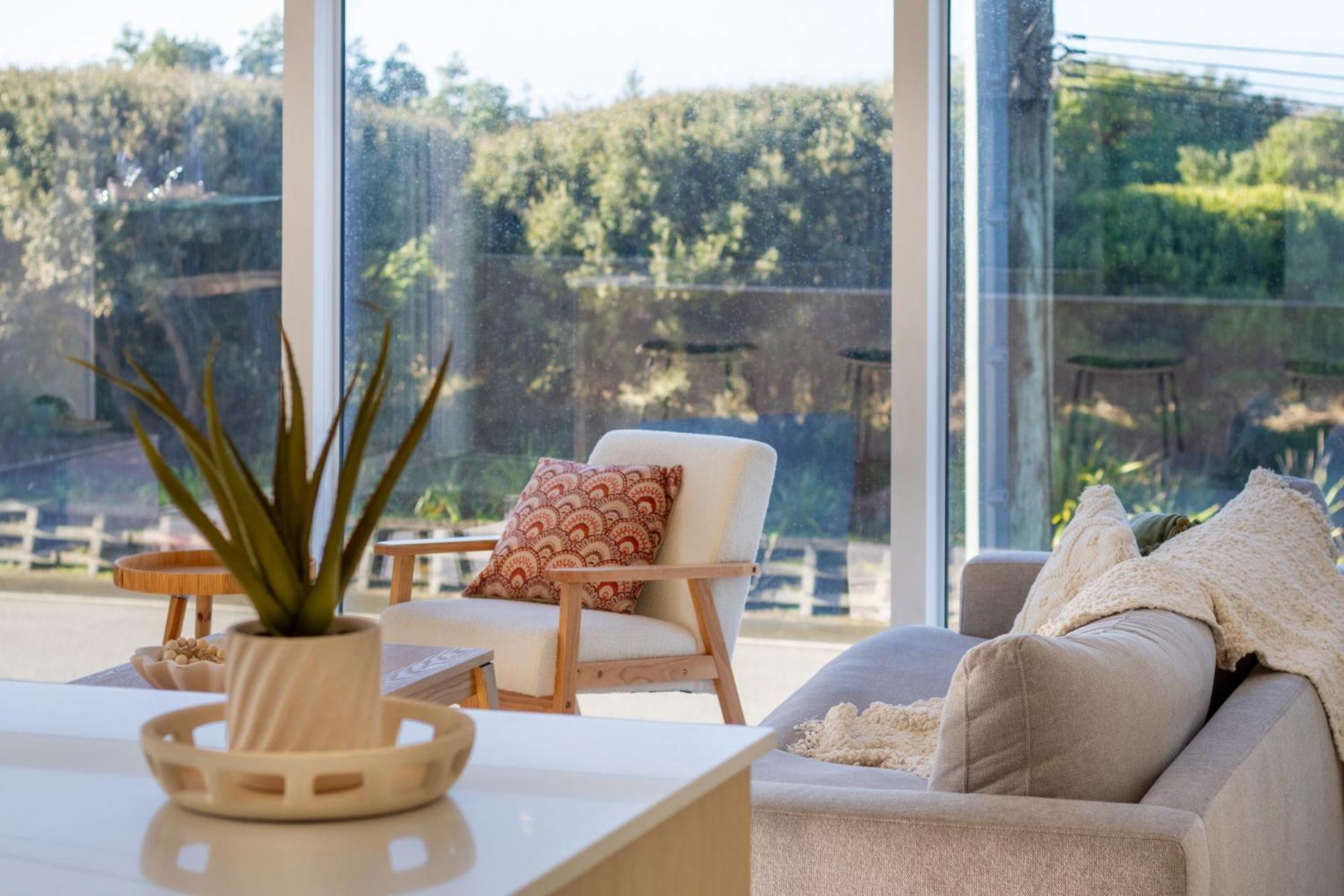 Luxury Beachside Living Elegant 3-Bedroom Haven Christchurch Exterior foto