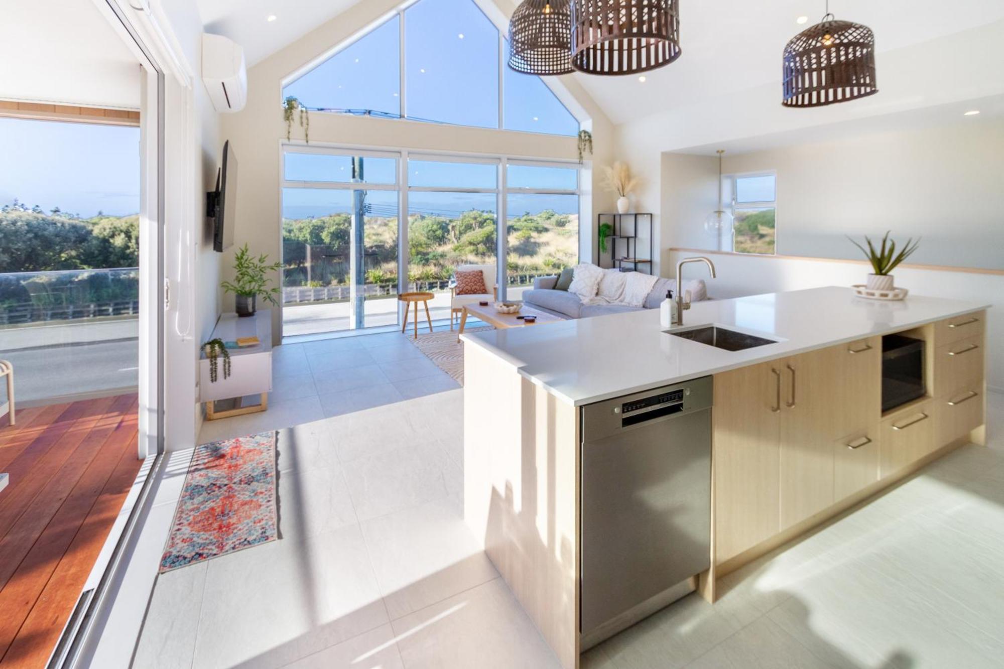 Luxury Beachside Living Elegant 3-Bedroom Haven Christchurch Exterior foto